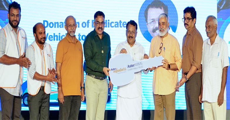  ഇന്‍സ്‌റിറ്റിയൂട്ട് ഓഫ് പെയിന്‍ ആന്റ്  പാലിയേറ്റീവ് മെഡിസിന് വാഹനങ്ങള്‍ കൈമാറി